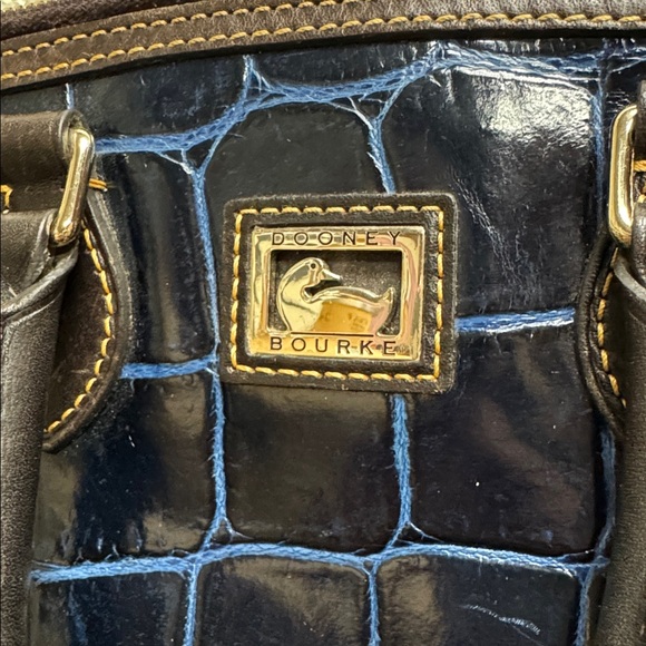 Dooney & Bourke Double Pocket Satchel Dillen in Blue Croc Embossed Leather - Picture 2 of 8